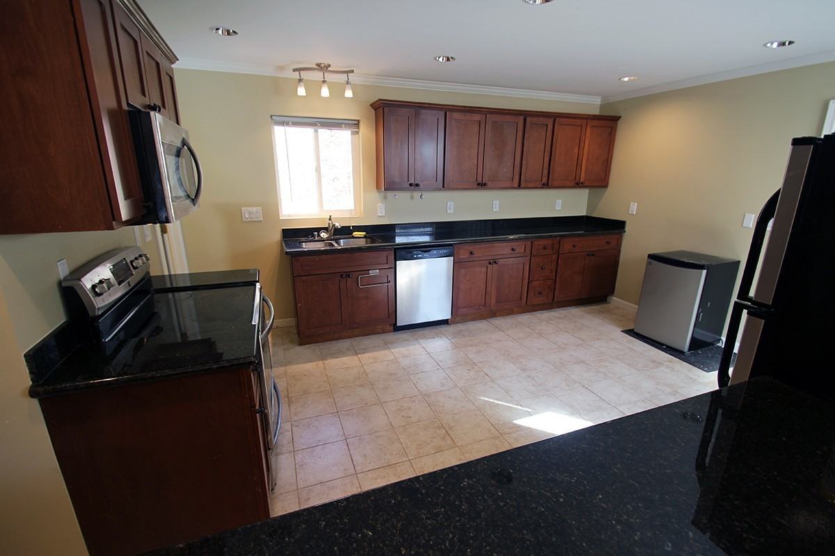8428 Ne Bothell Way - Photo 5 of 15