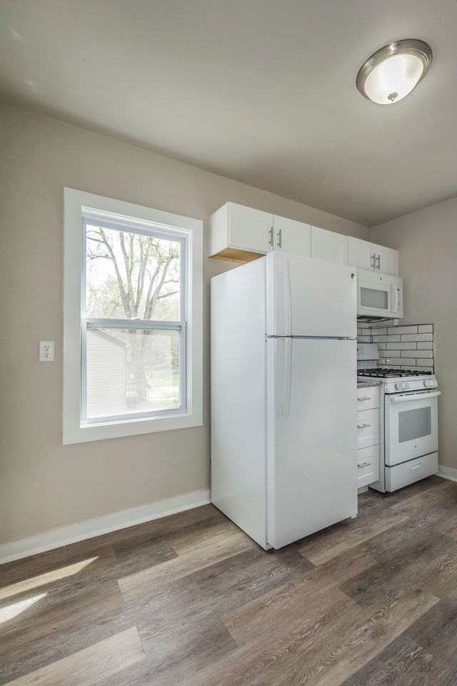 417 E Wall Ave - Photo 3 of 15