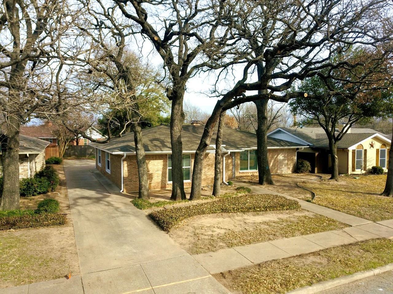 213 E Scotland Dr - Photo 3 of 26