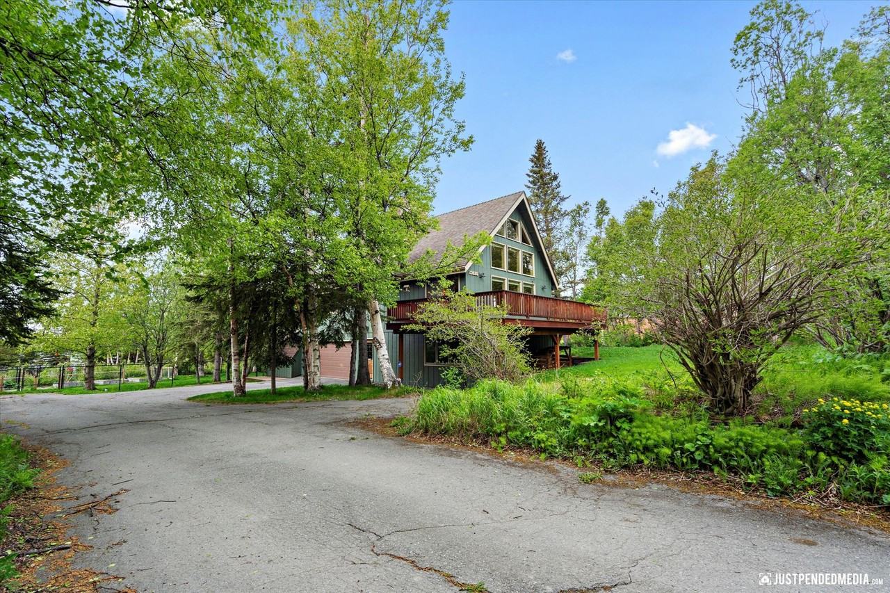 13020 Lupine Rd - Photo 3 of 50