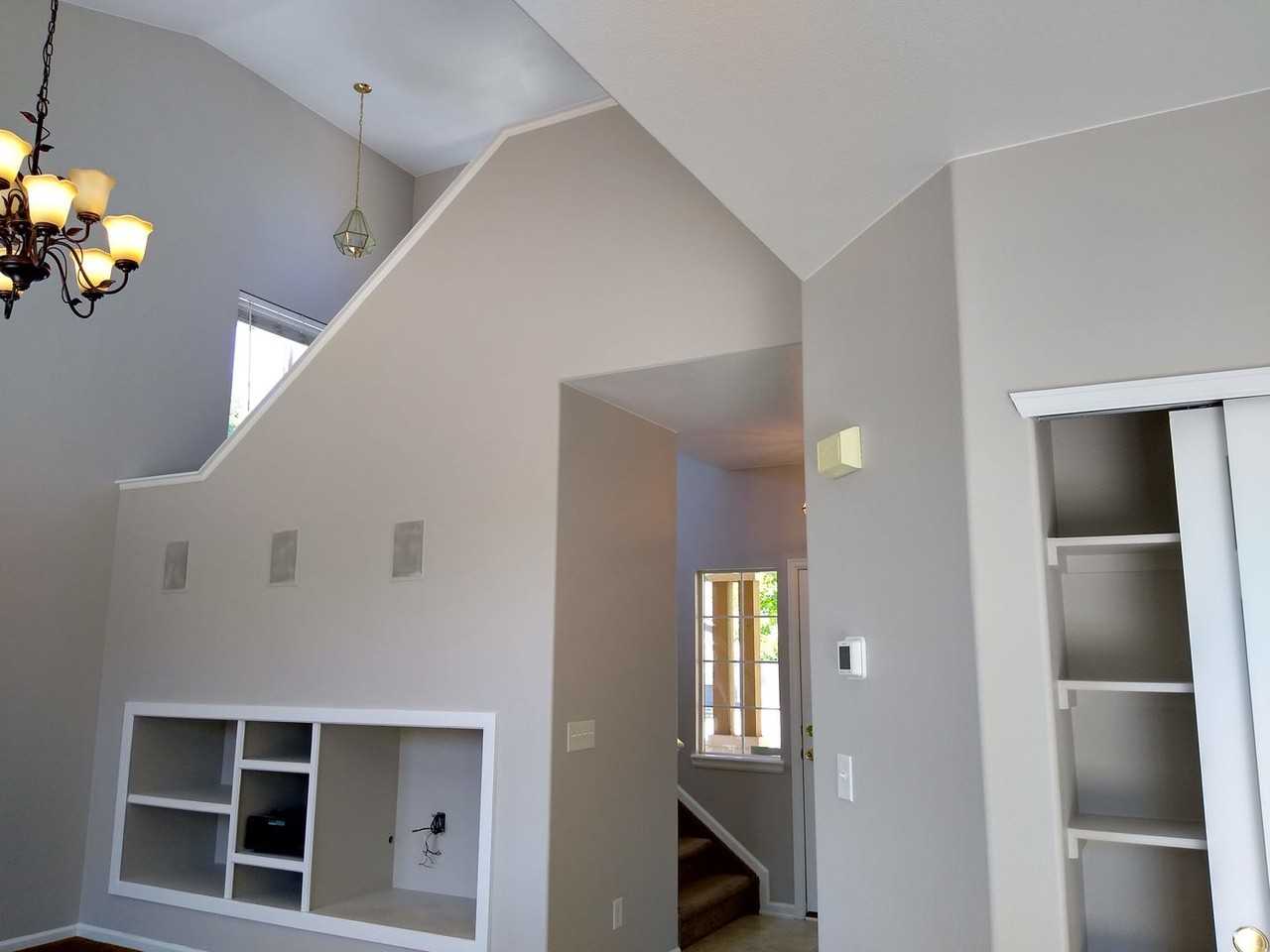 340 Andrew Dr - Photo 3 of 50