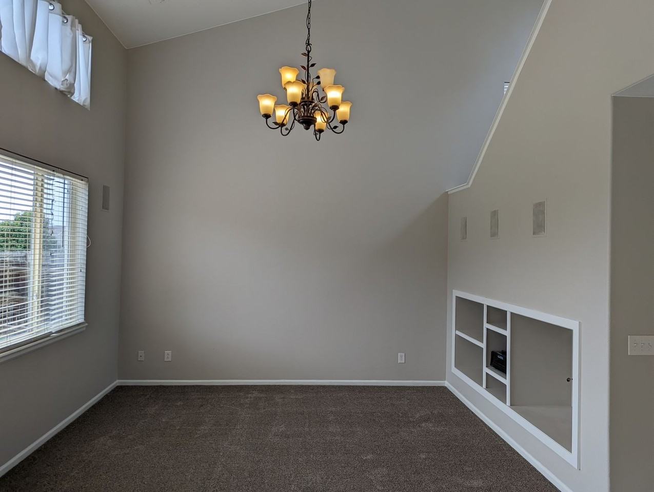 340 Andrew Dr - Photo 4 of 50
