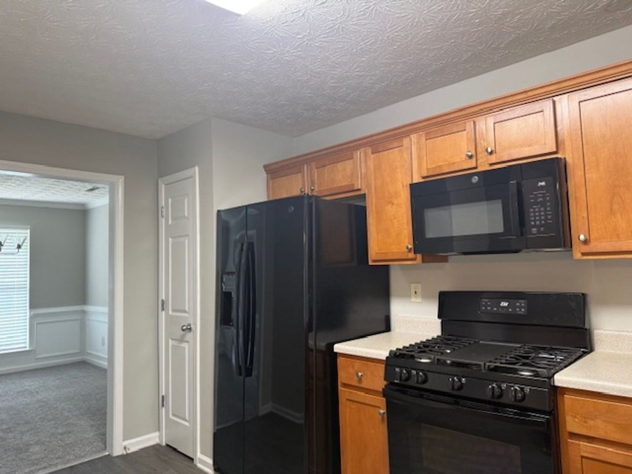 711 Tullamore Way - Photo 5 of 19