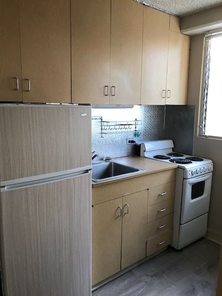 747 Amana St #720 - Photo 3 of 5