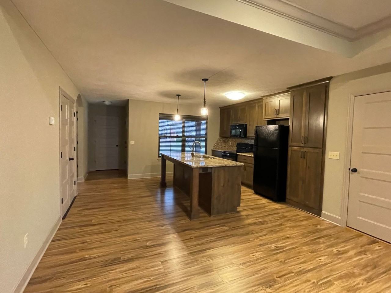 1648 S Jefferson Ave - Photo 7 of 25