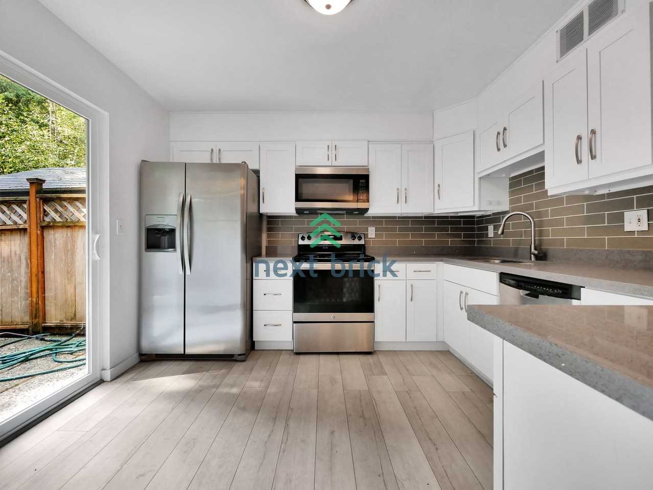 12211 Ne 147th Pl - Photo 2 of 24