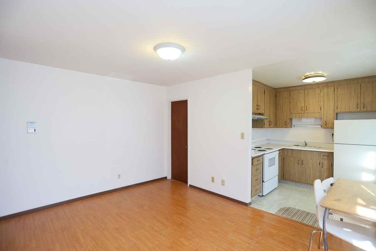 226 10th Ave - Photo 5 of 11