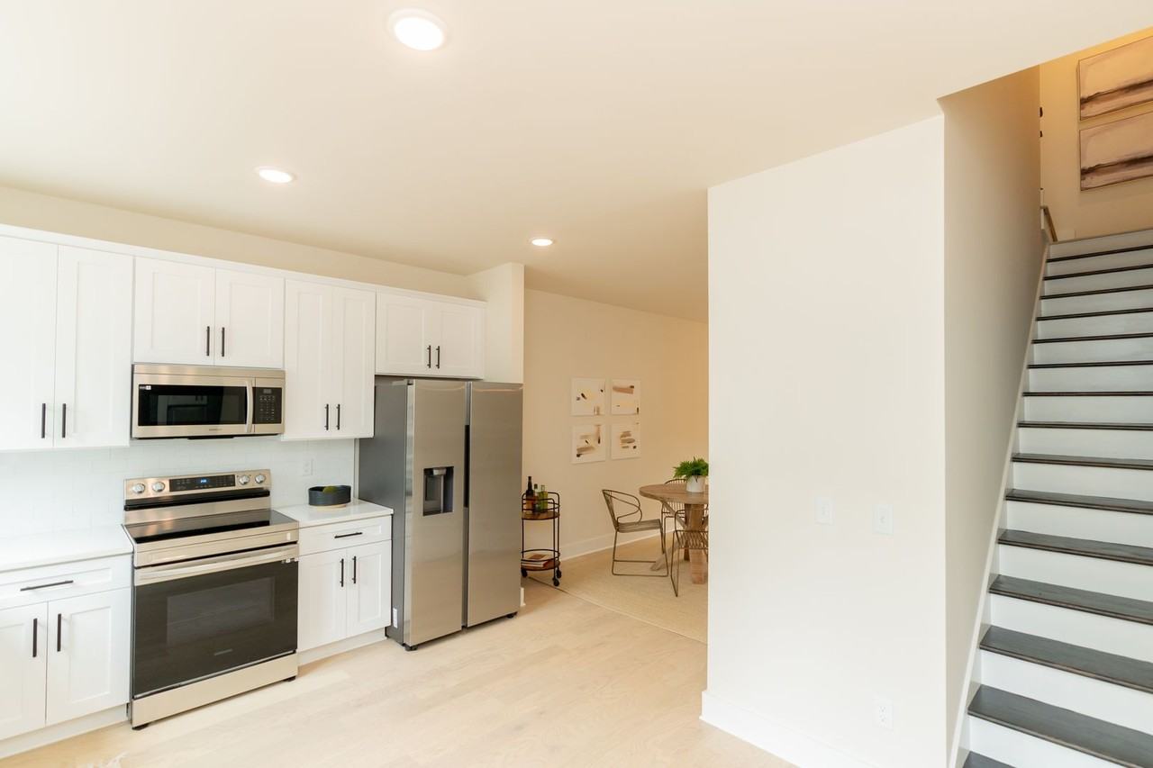 737 N Market St - Photo 2 of 25