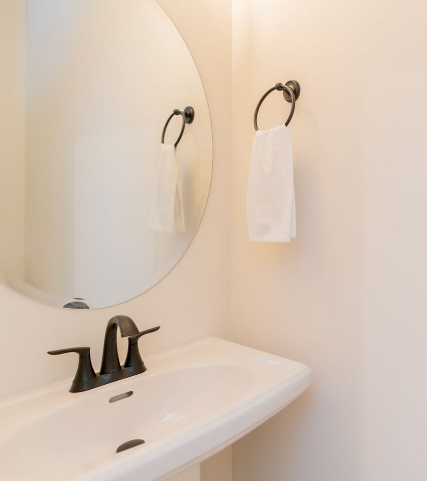 737 N Market St - Photo 5 of 25