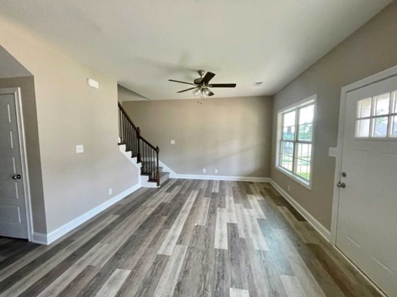 1212 Cardinal Creek Dr - Photo 3 of 12