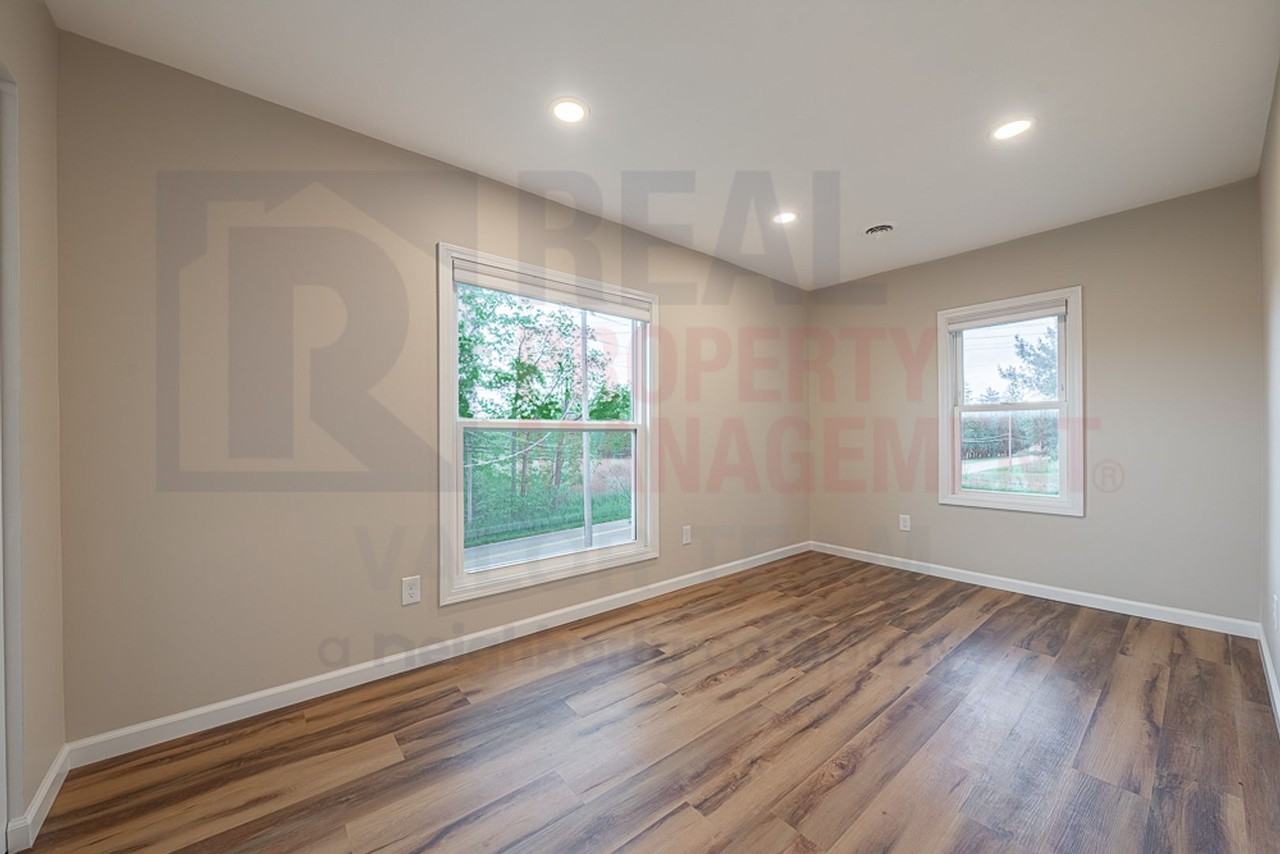 5066 Newton Falls Rd - Photo 7 of 22