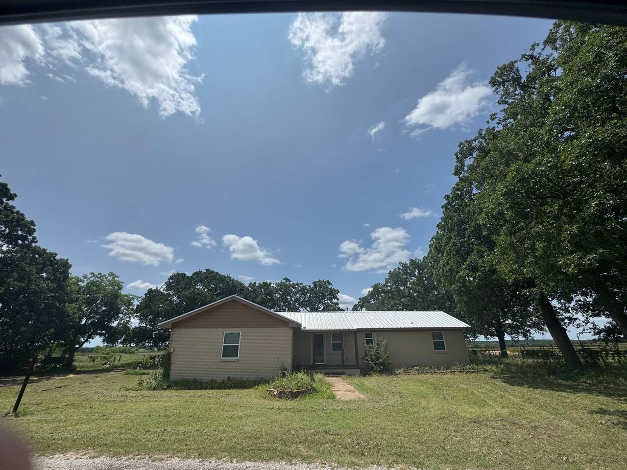 543 Walker Ln - Photo 3 of 23