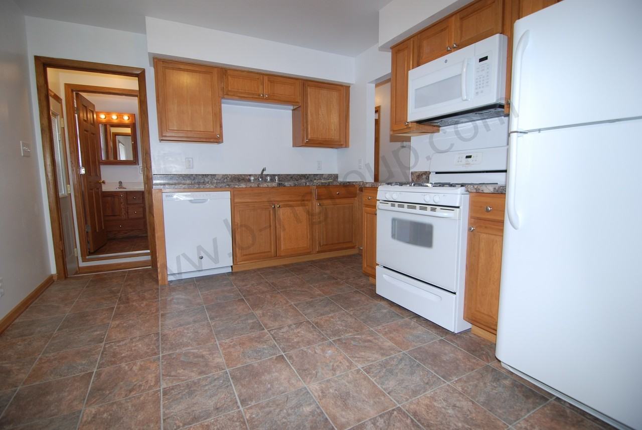 5216 63rd St - Photo 3 of 24