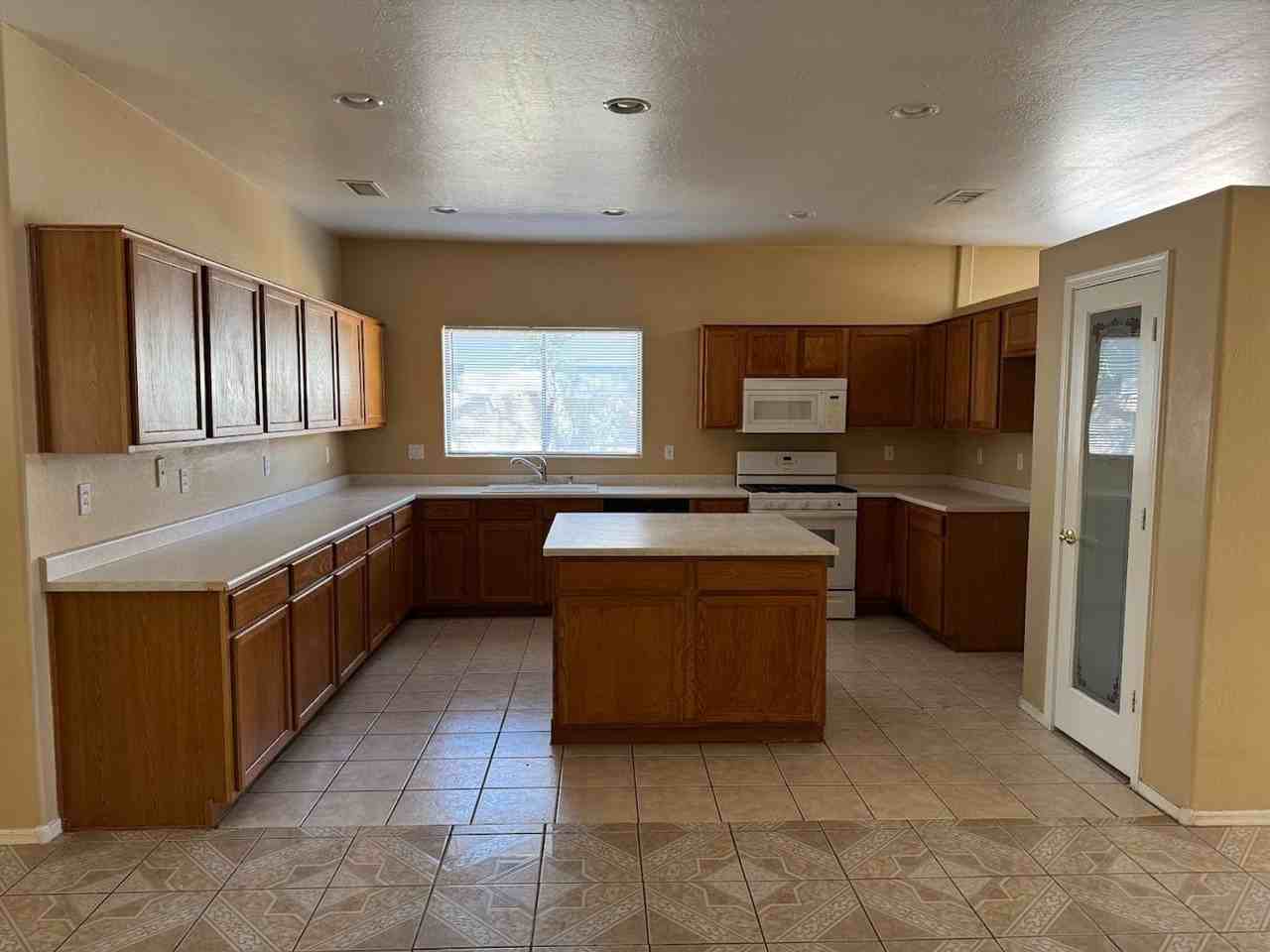8337 W Cocopah St - Photo 3 of 24