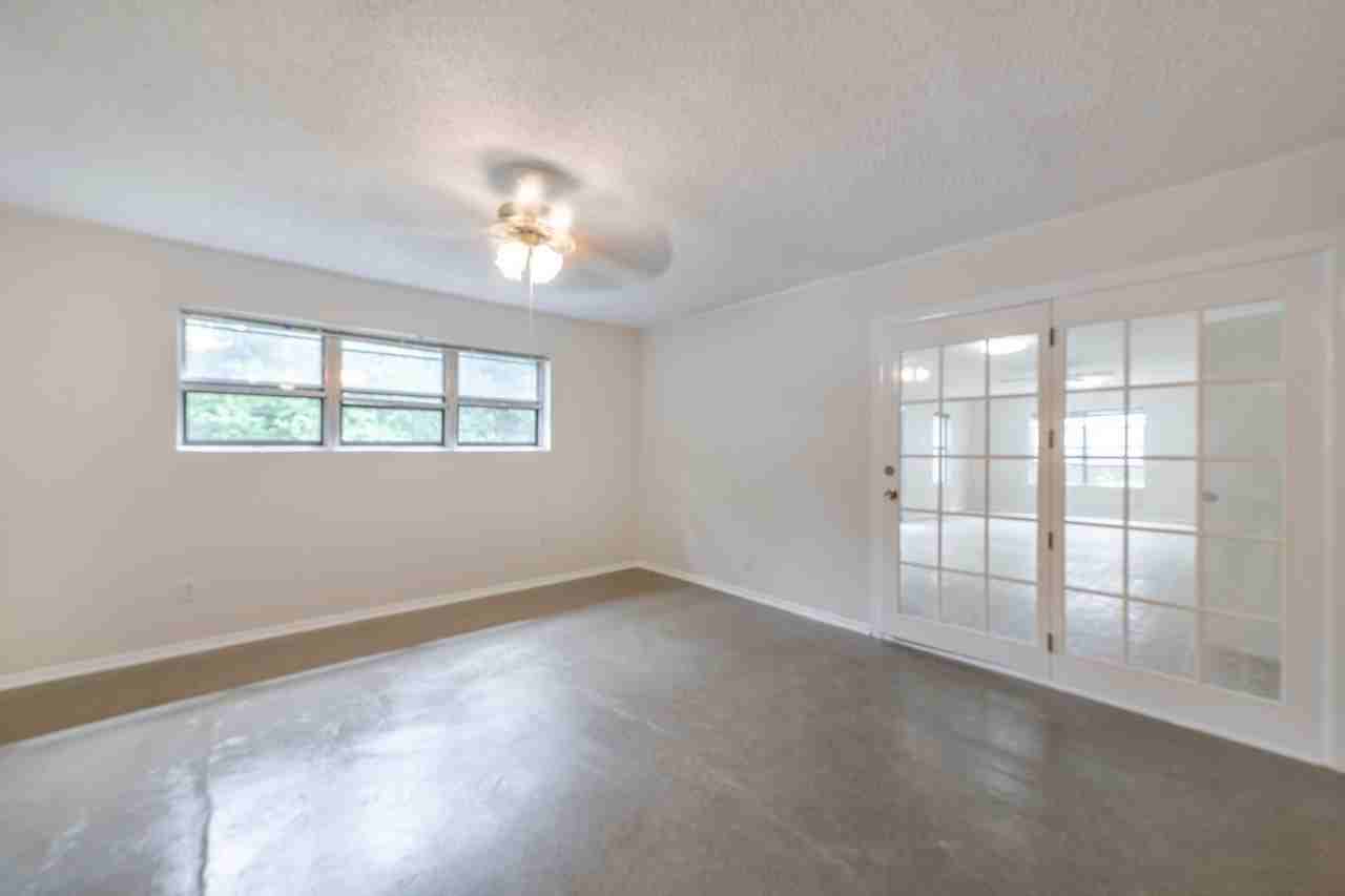 1904 Ridgemont Dr - Photo 5 of 14