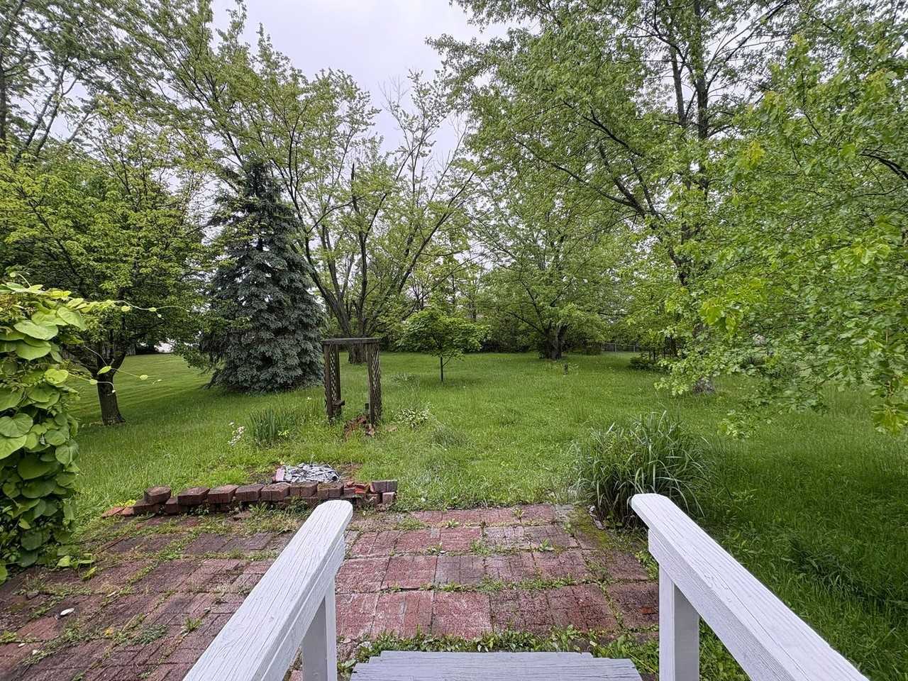 649 Maplewood Ave - Photo 2 of 11