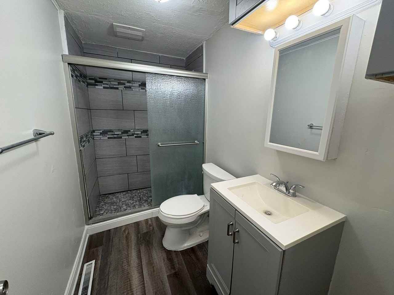 649 Maplewood Ave - Photo 7 of 11