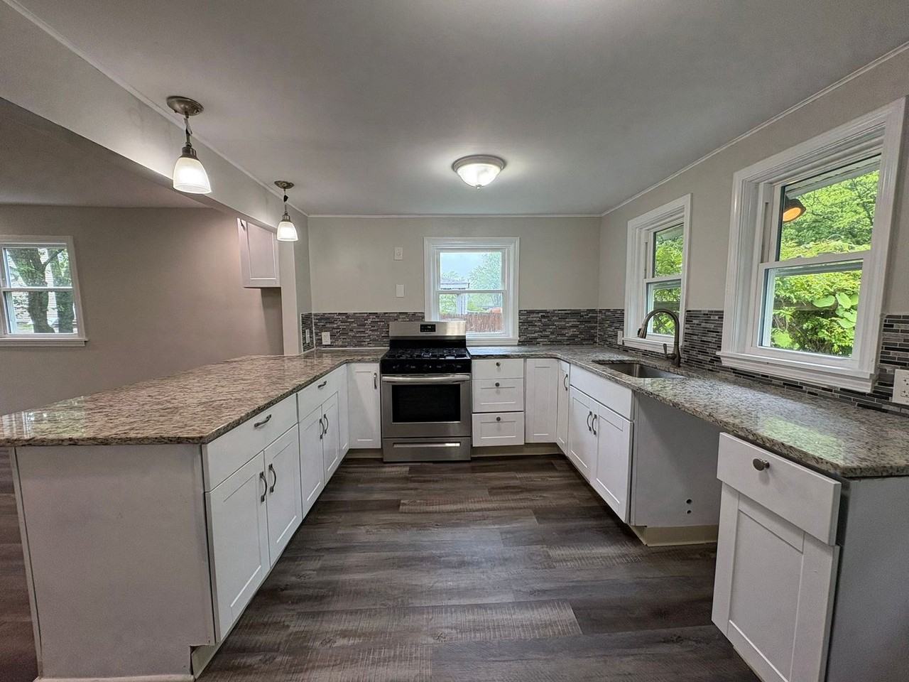 649 Maplewood Ave - Photo 3 of 11