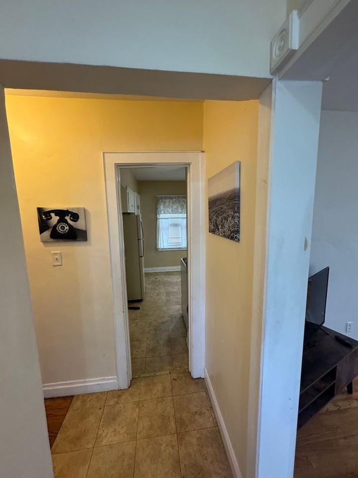 108 Alden St - Photo 3 of 22