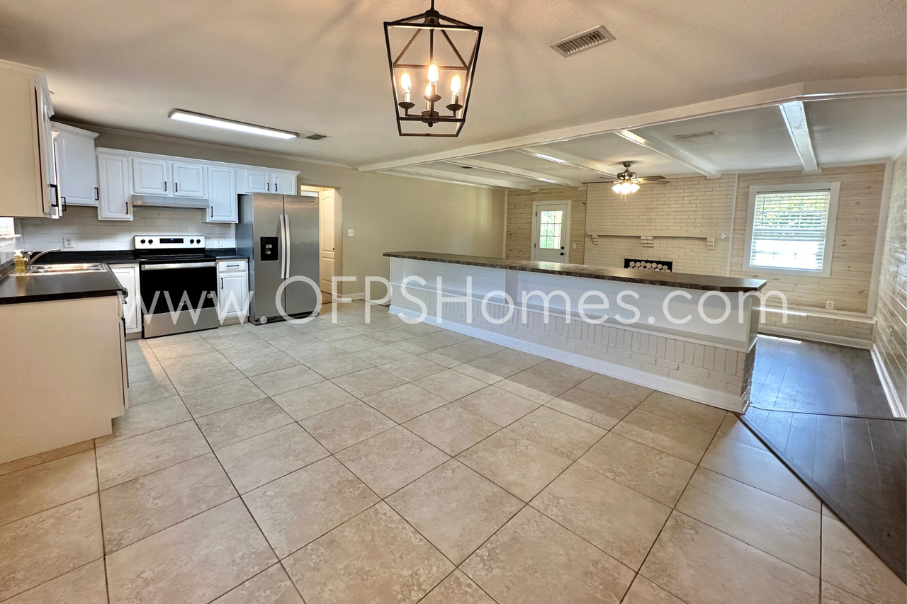 4490 Highway 87 - Photo 4 of 27