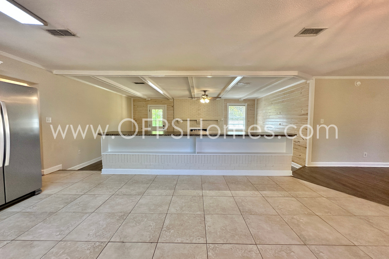 4490 Highway 87 - Photo 5 of 27