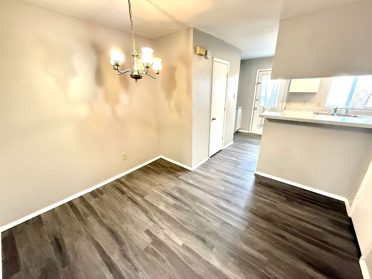 629 Carriagehouse Ln - Photo 6 of 11