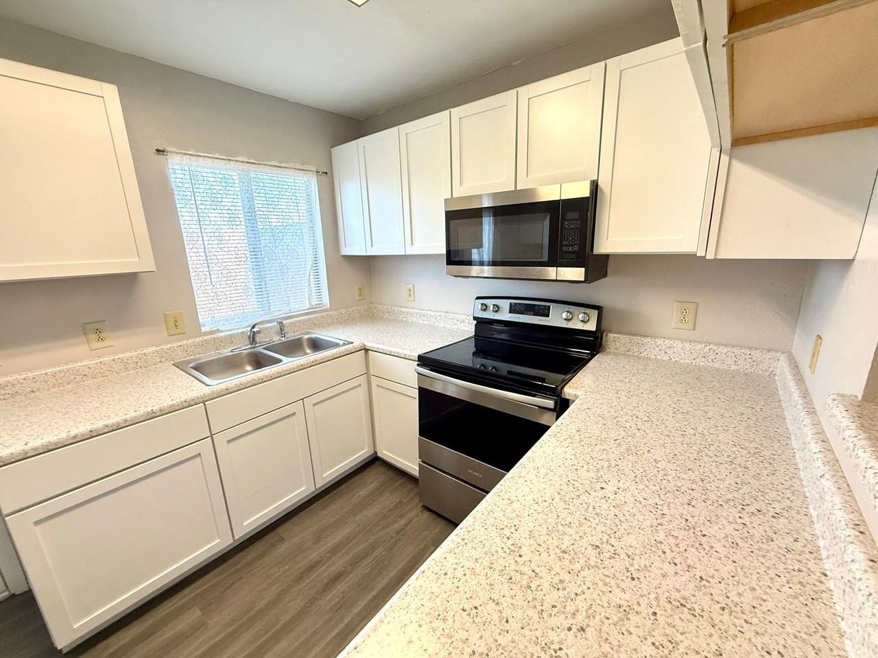 629 Carriagehouse Ln - Photo 7 of 11