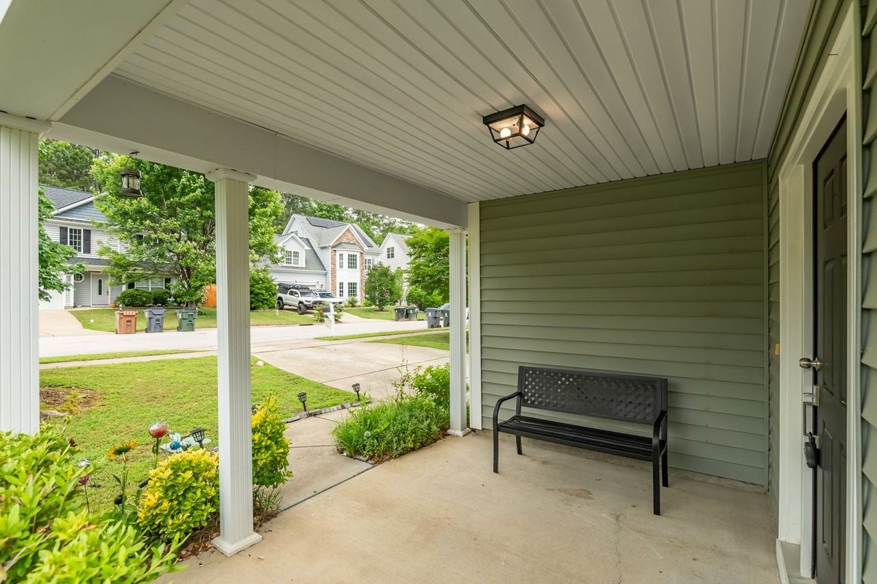 1157 Dexter Ridge Dr - Photo 3 of 31