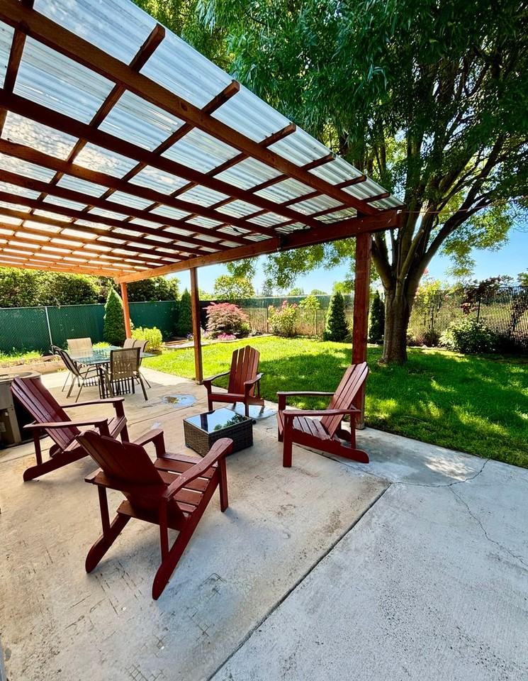 2212 Lara Ln - Photo 3 of 30