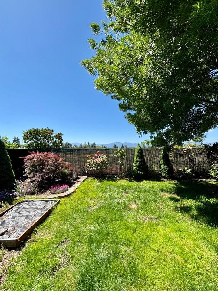 2212 Lara Ln - Photo 4 of 30