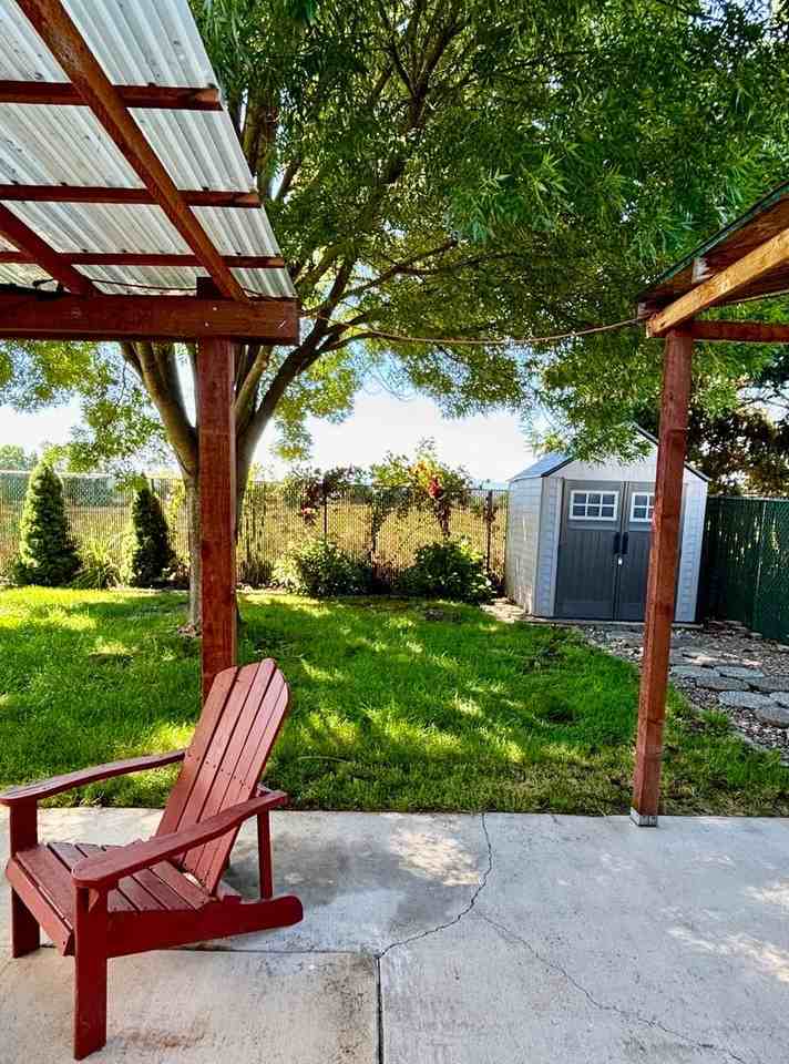 2212 Lara Ln - Photo 6 of 30