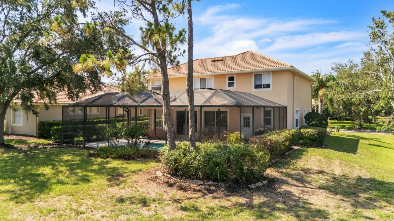 6815 Bay Hill Dr - Photo 2 of 30