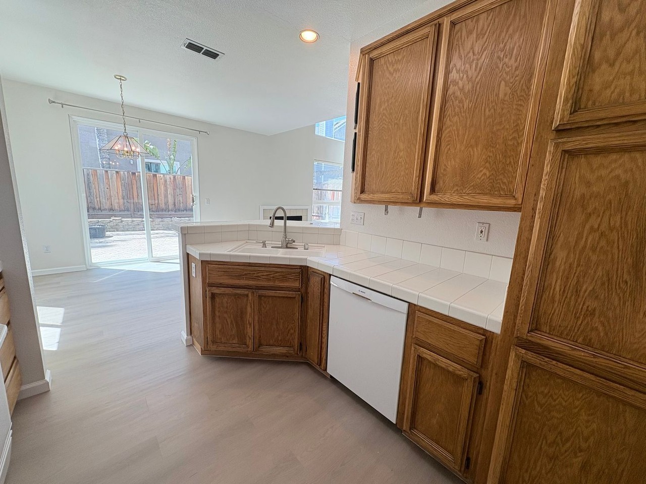 1088 Glenwillow Dr - Photo 5 of 18