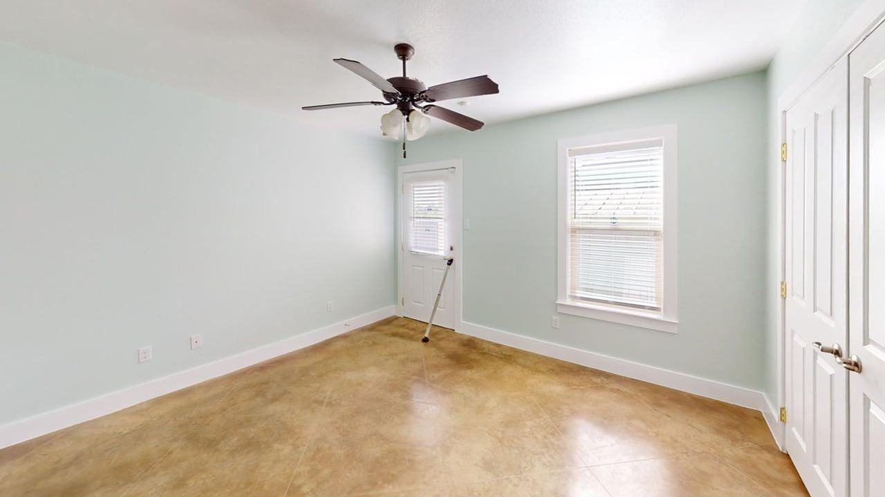 1240 Honor Ln - Photo 5 of 8