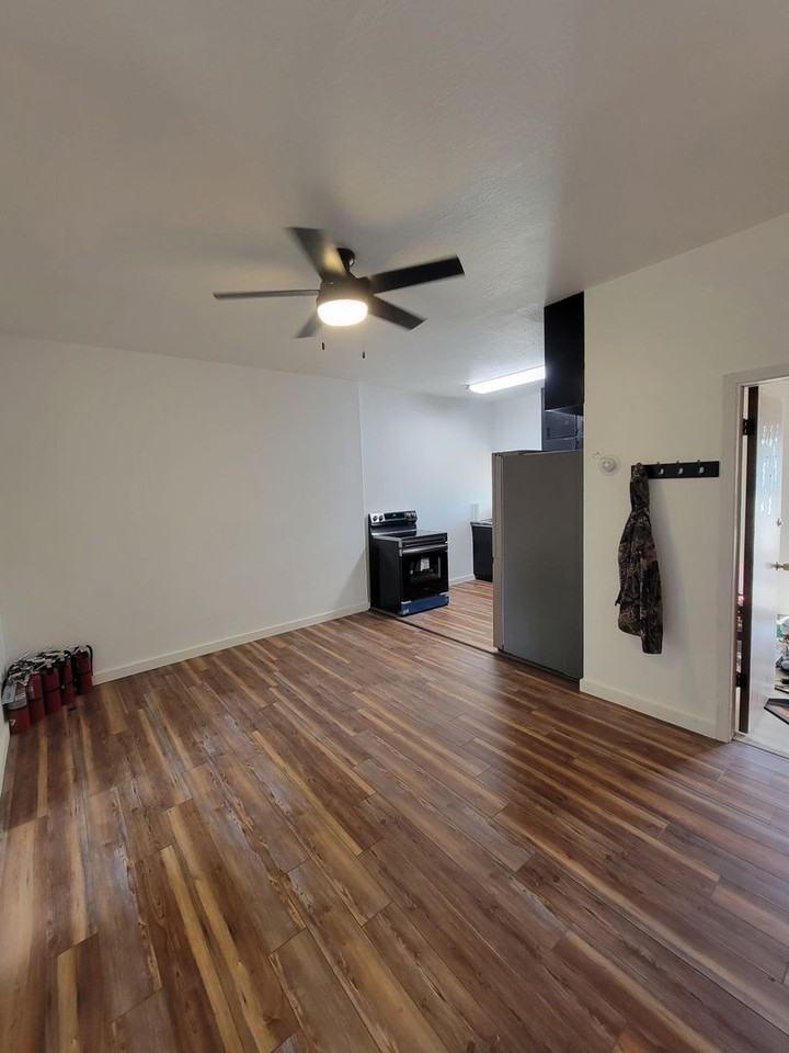 1461 Laurene St - Photo 2 of 8