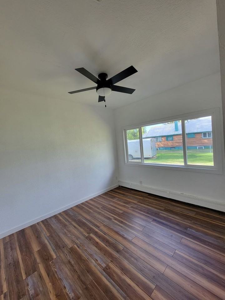 1461 Laurene St - Photo 4 of 8