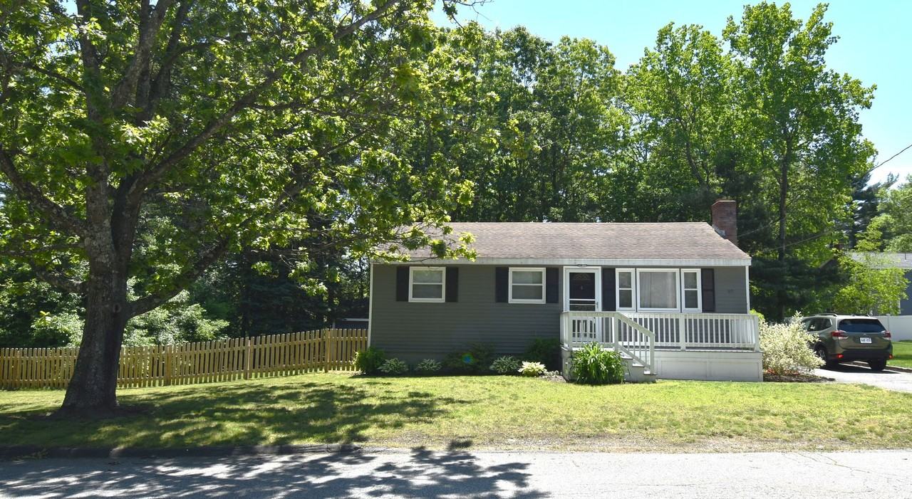 13 Davis Rd - Photo 2 of 17