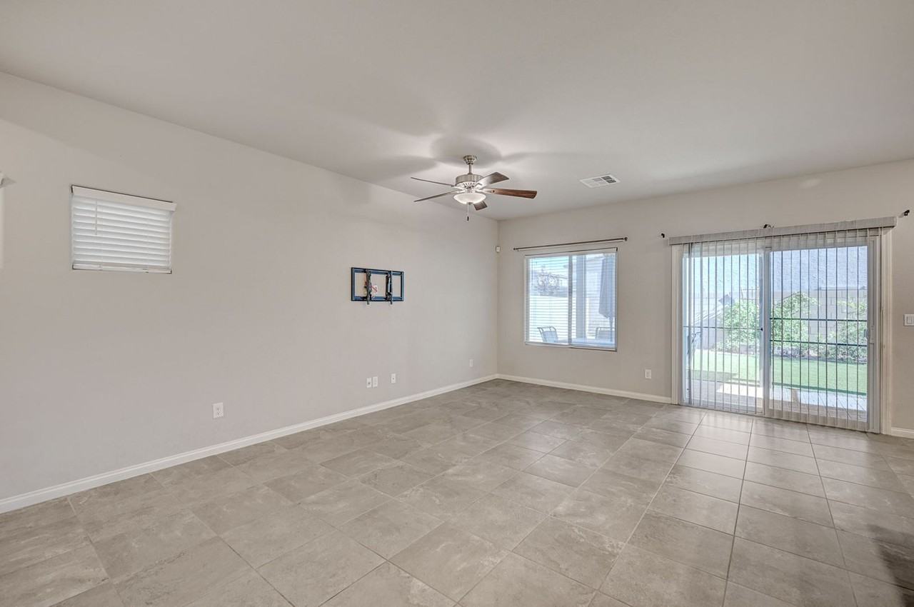 7869 Morganite Ave - Photo 6 of 42