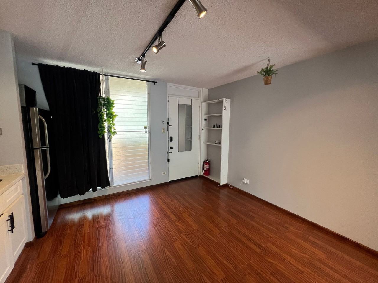 2140 10th Ave ##405 - Photo 2 of 12