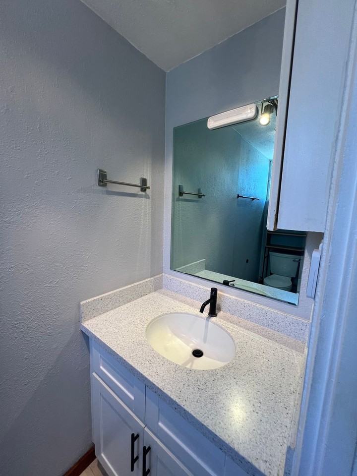 2140 10th Ave ##405 - Photo 6 of 12