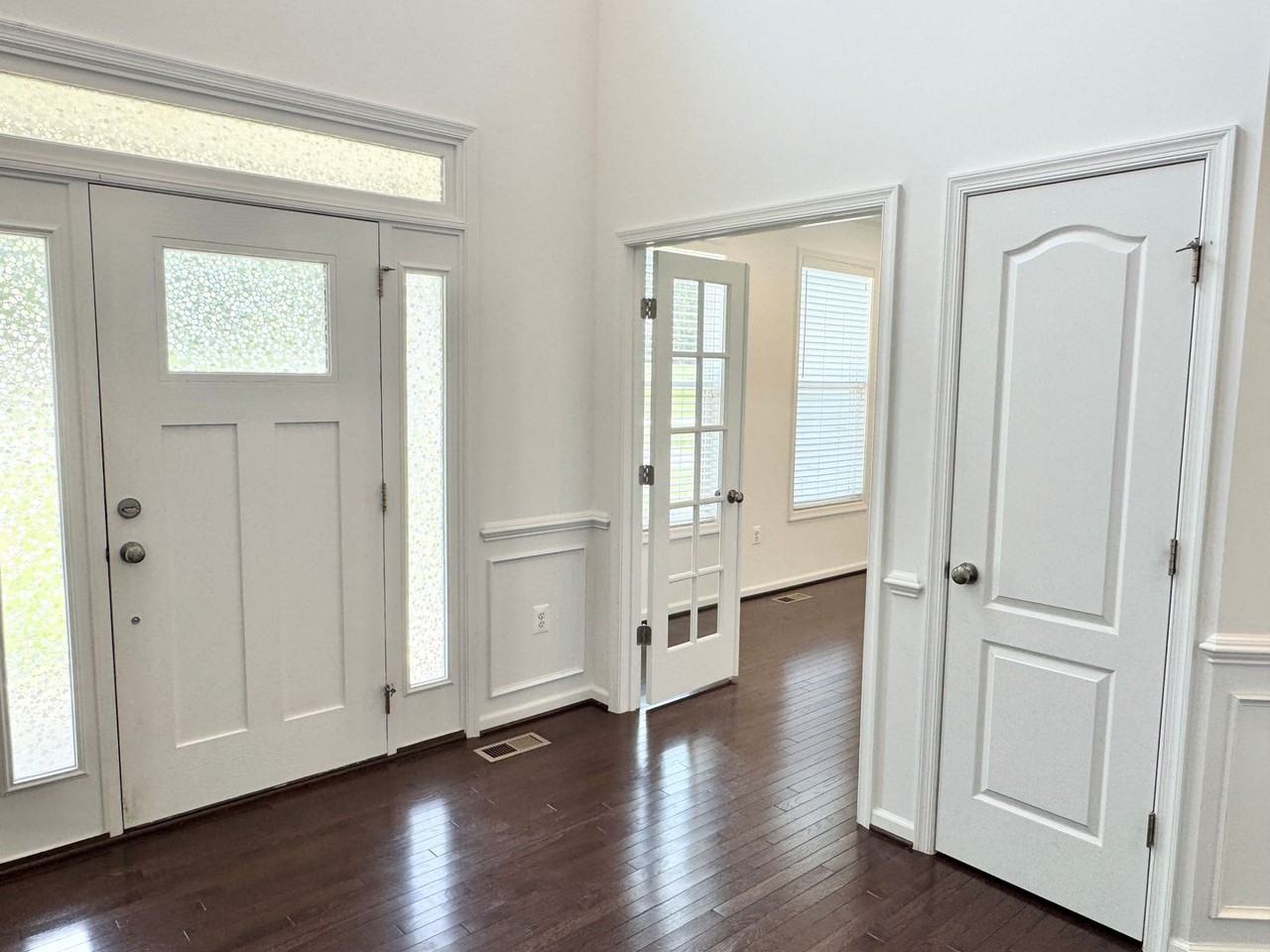 133 Brooke Point Court - Photo 3 of 48