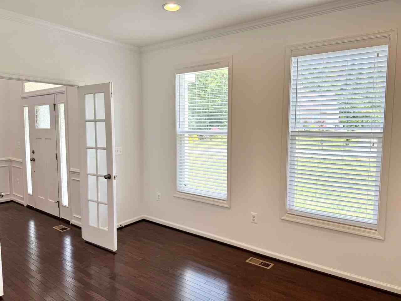 133 Brooke Point Court - Photo 4 of 48