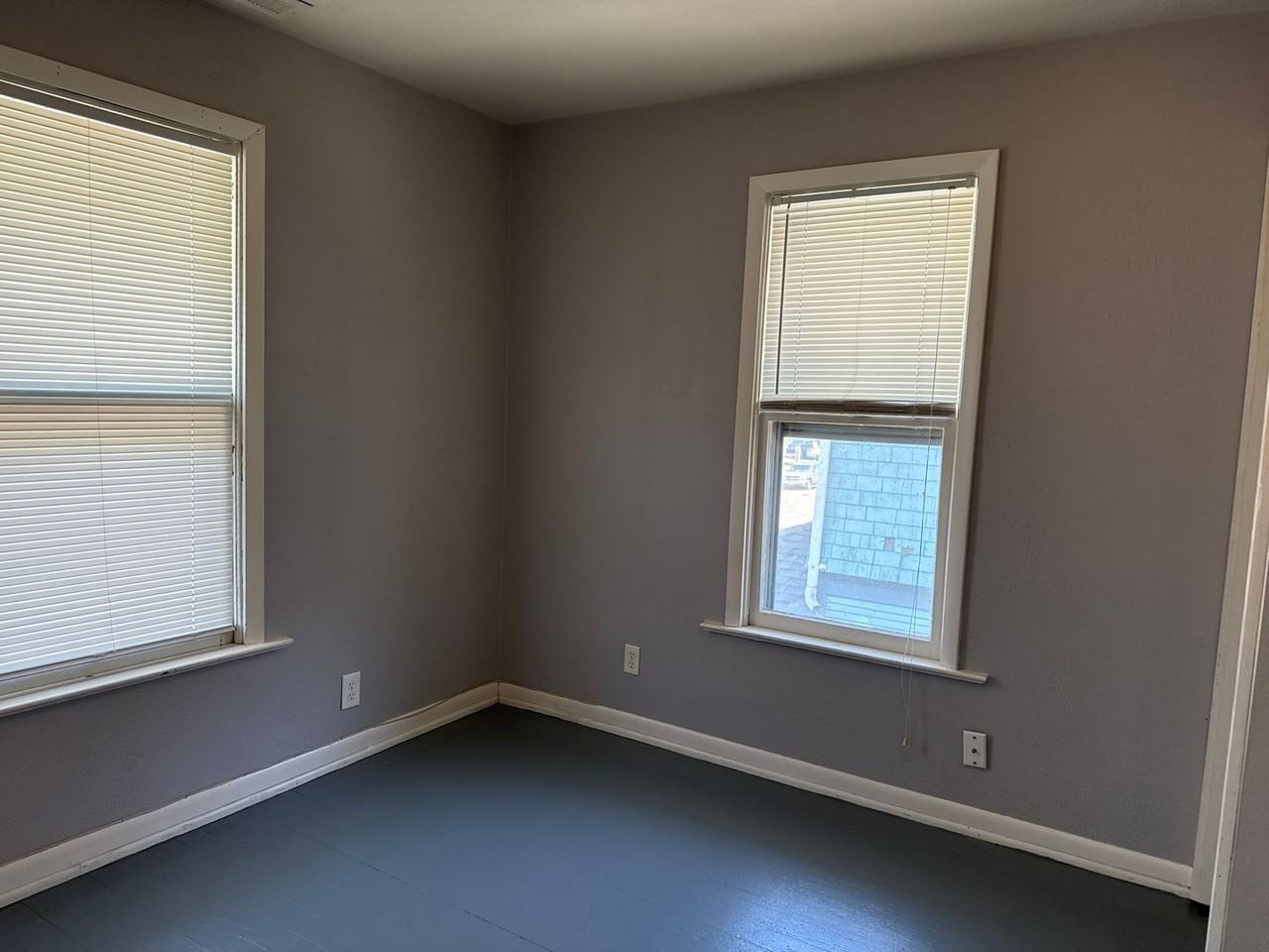 224 W Allen St - Photo 2 of 12