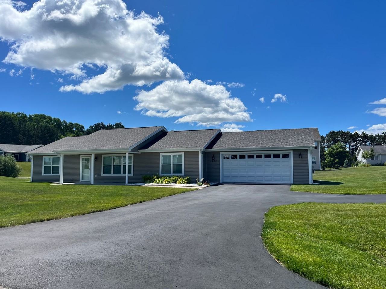 5085 Liberty Dr - Photo 2 of 28