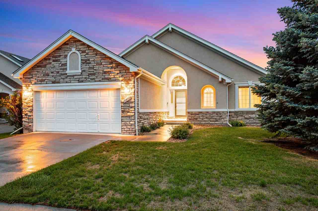 5402 Promontory Cir - Photo 3 of 38