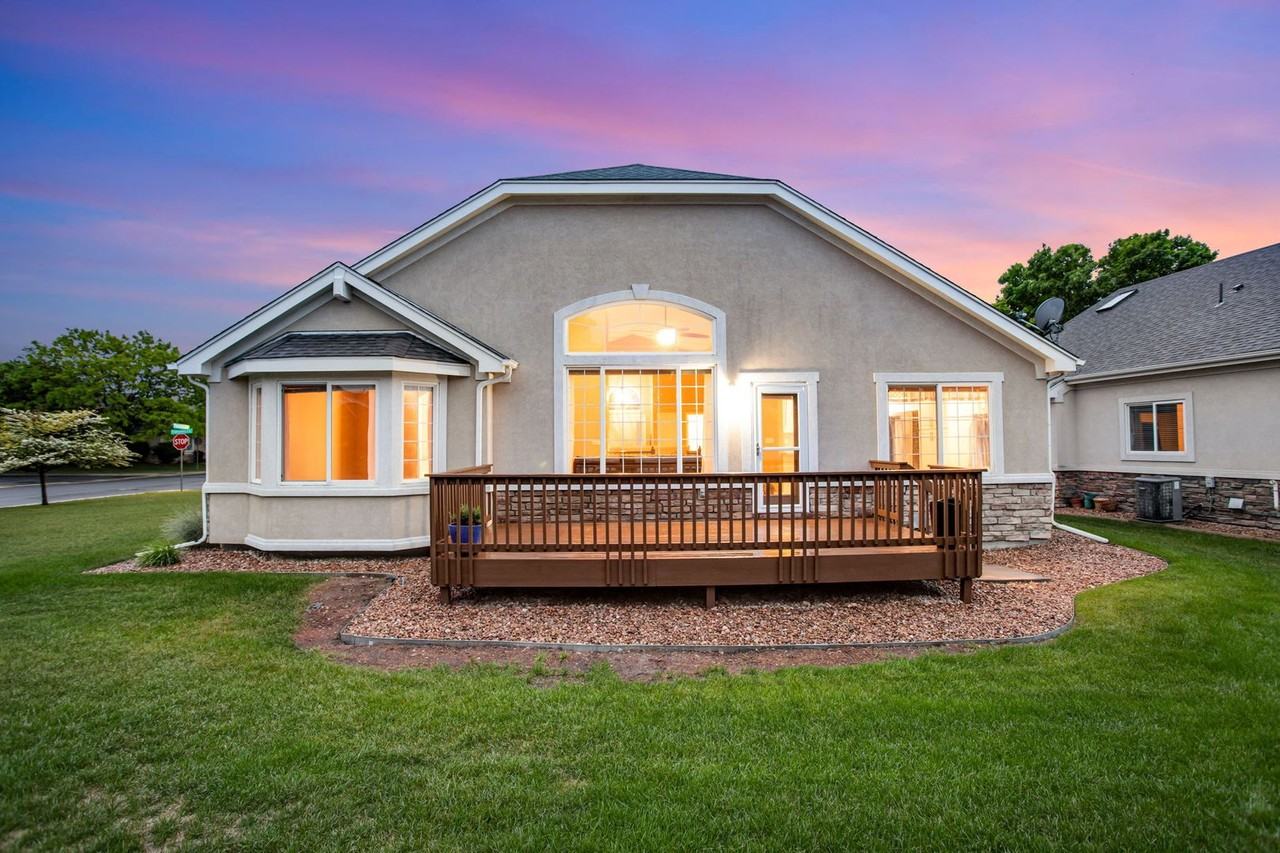 5402 Promontory Cir - Photo 5 of 38