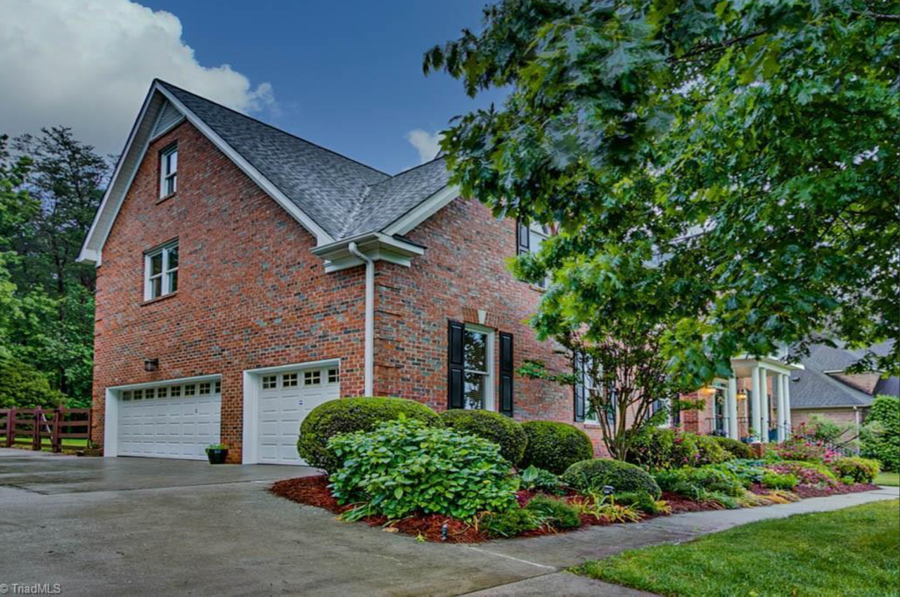 6110 Chalet Dr - Photo 2 of 9