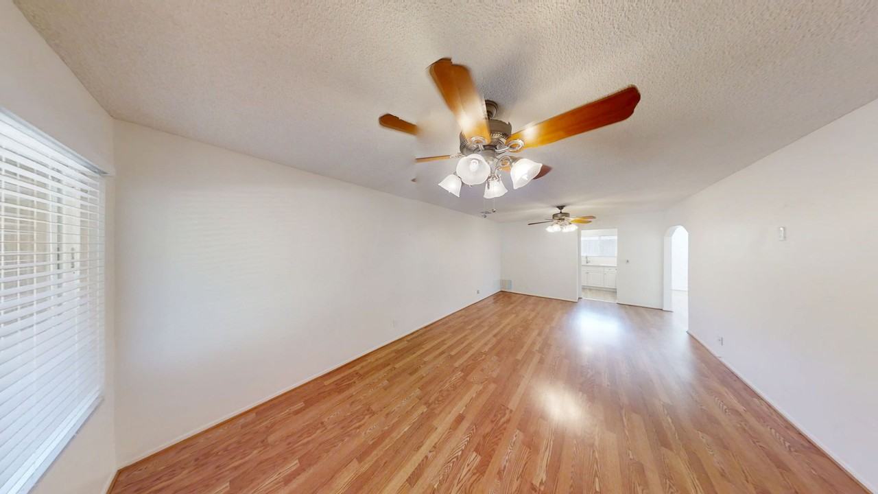 318 Marian Way - Photo 2 of 16