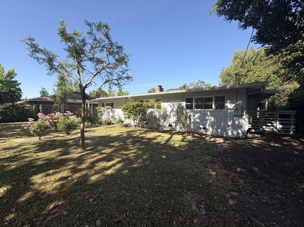 880 Newell Rd - Photo 3 of 31