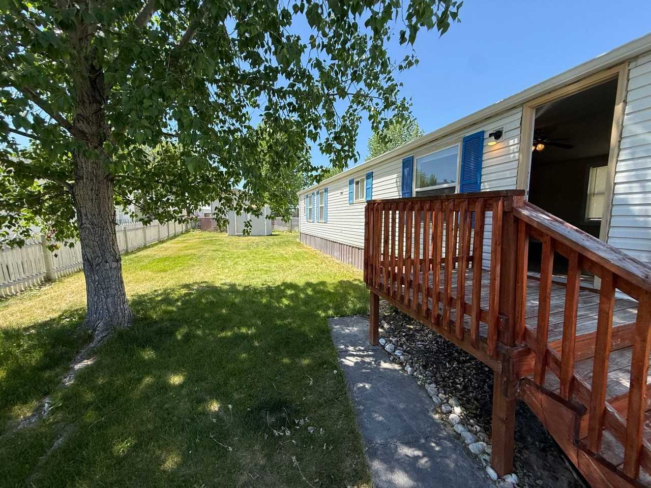 112 Opal Dr - Photo 2 of 24
